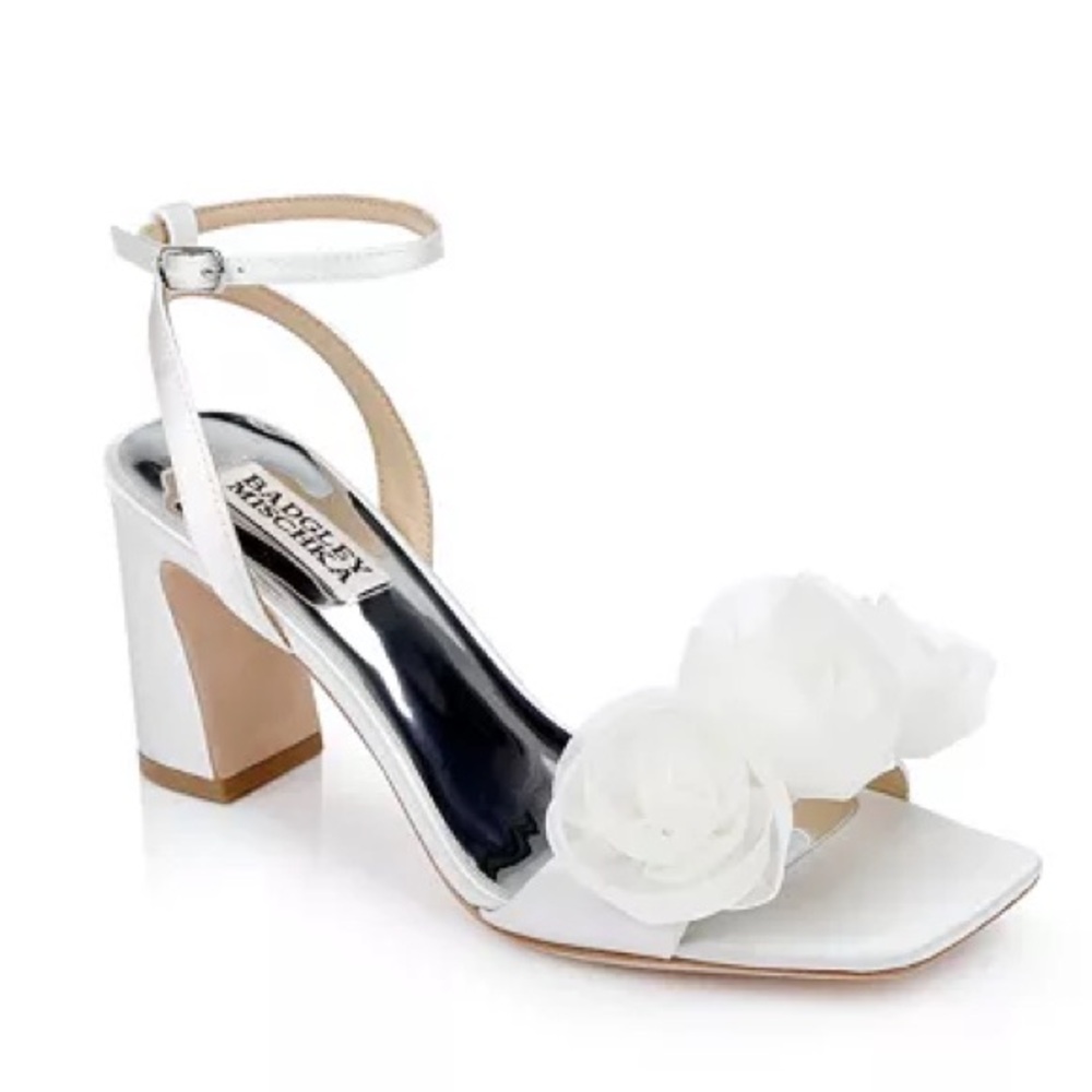 NIB Badgley Mischka white Women's Carli Floral Block Heel Evening Sandals